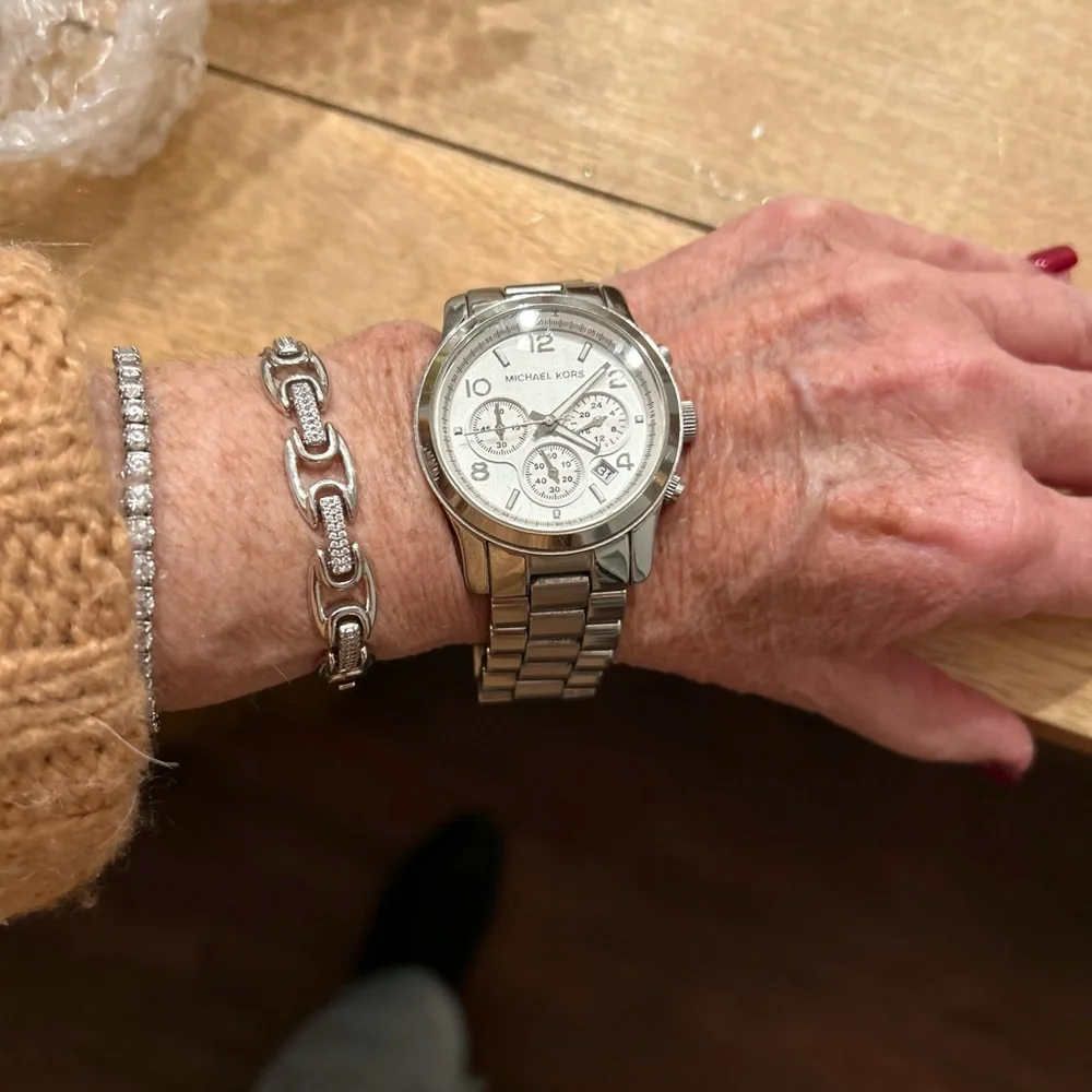 Michael Kors Silver Chronograph Watch. MK5096. Women’s oversized - Picture 2 of 11